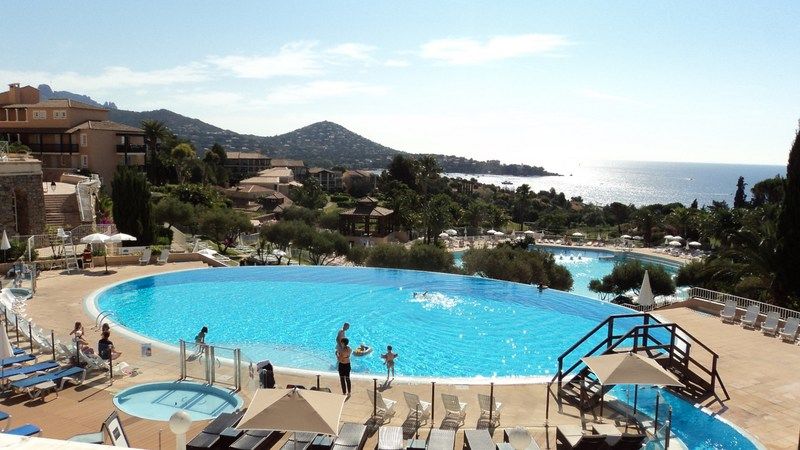 Hotel De L'Esterel Pierre & Vacances Saint-Raphaël エクステリア 写真